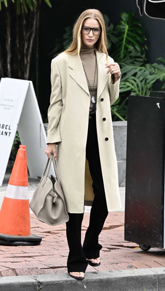 Rosie Huntington-Whiteley in a Beige Coat