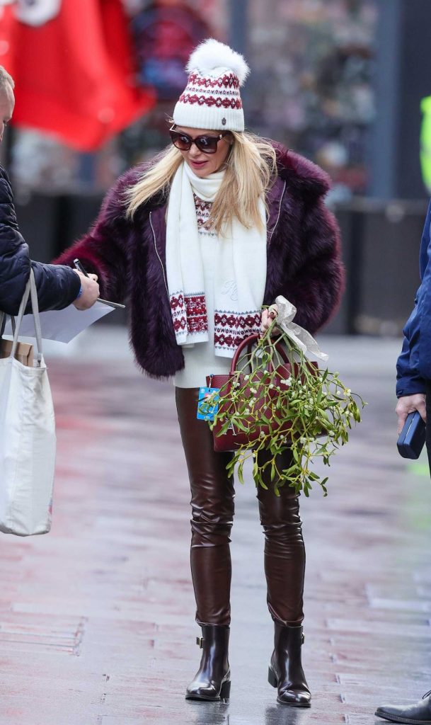 Amanda Holden in a Brown Leather Pants