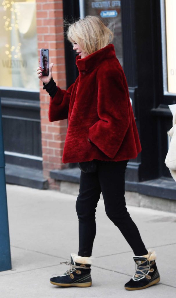 Goldie Hawn in a Red Fur Coat