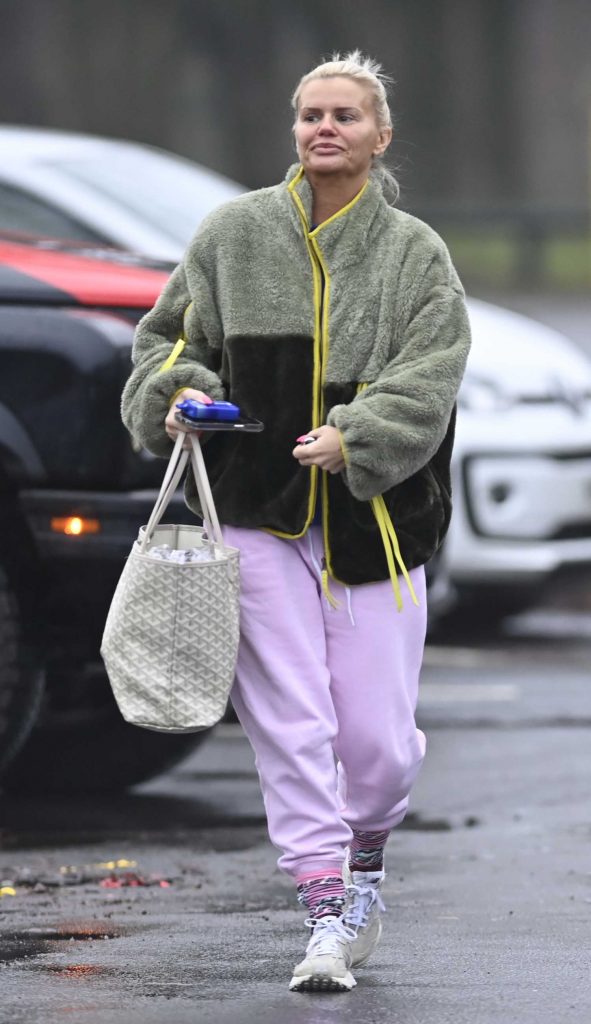 Kerry Katona in a Lilac Sweatpants