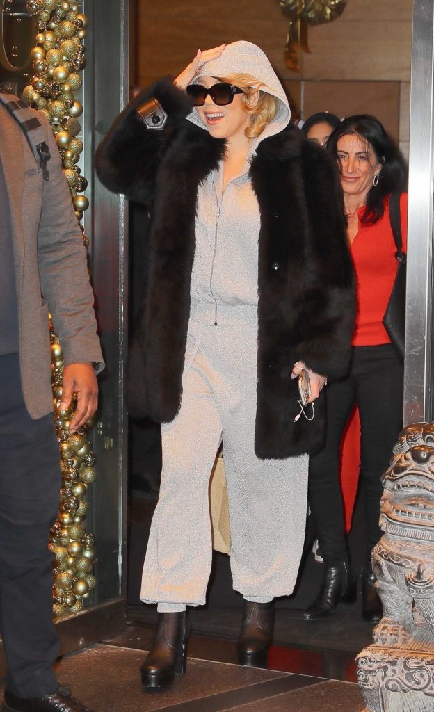 Mariah Carey in a Black Fur Coat