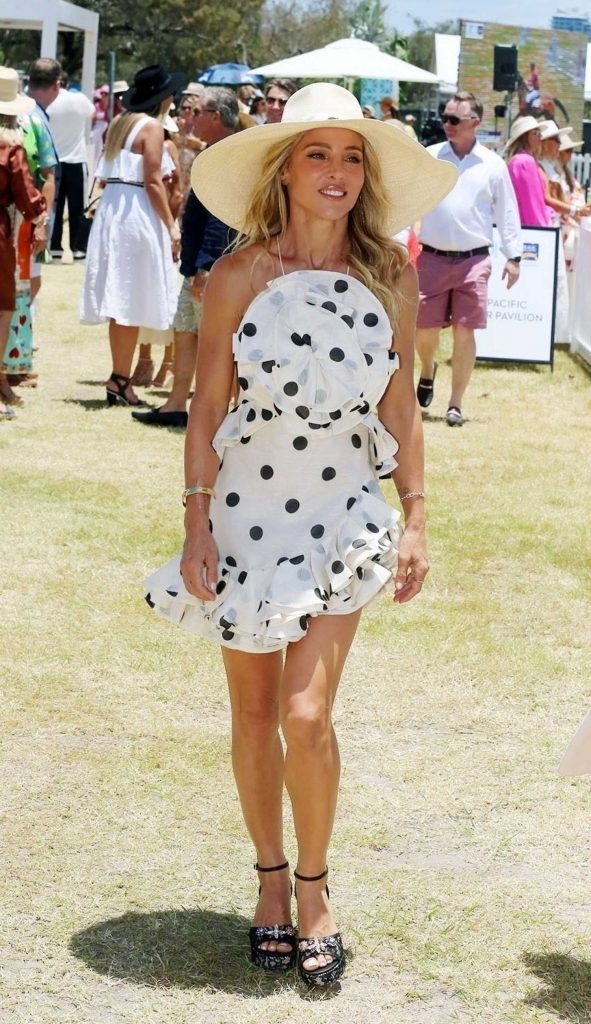 Elsa Pataky in a White Polka Dot Dress