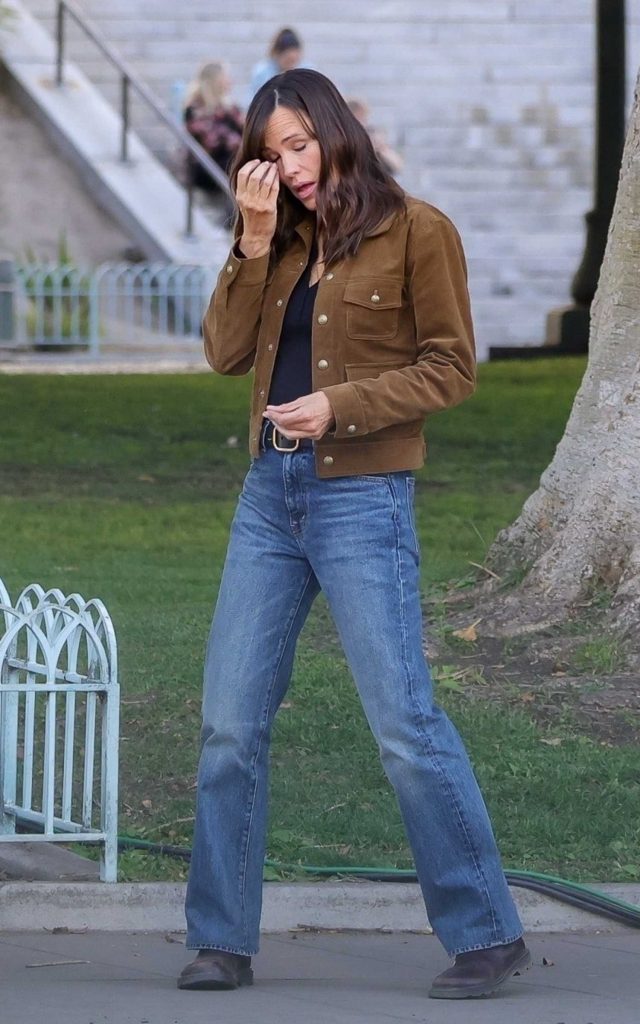 Jennifer Garner in a Tan Jacket