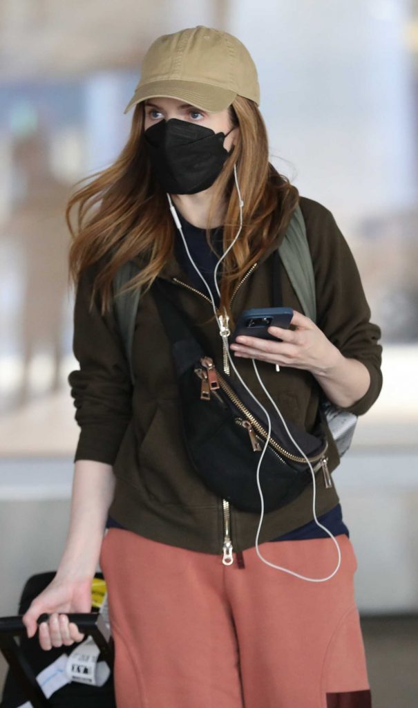 Anna Kendrick in a Black Protective Mask