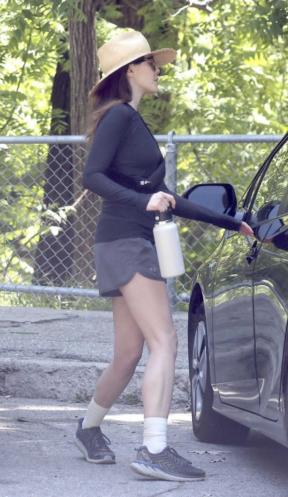 Elizabeth Olsen in a Black Sneakers
