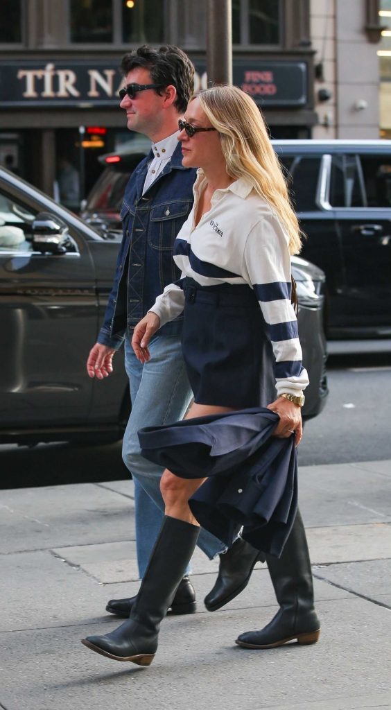 Chloe Sevigny in a Black Knee-Length Boots