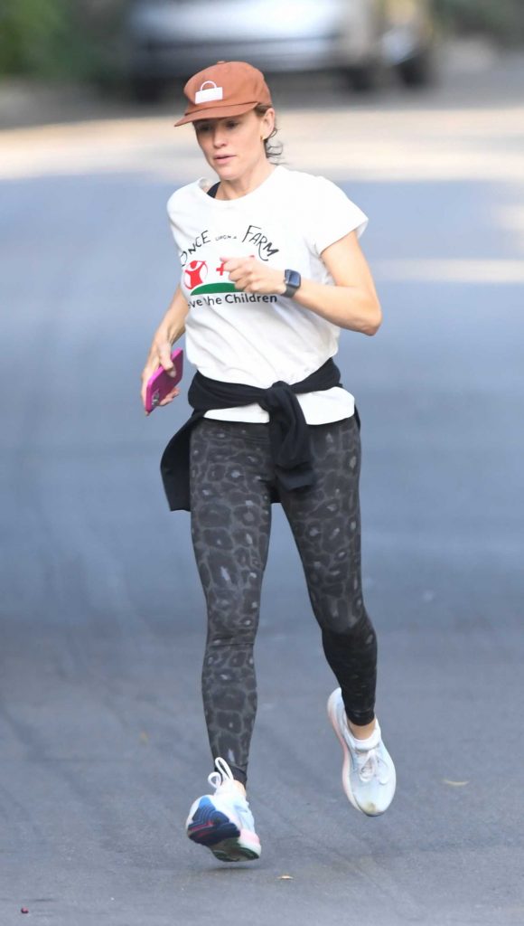 Jennifer Garner in a White Tee