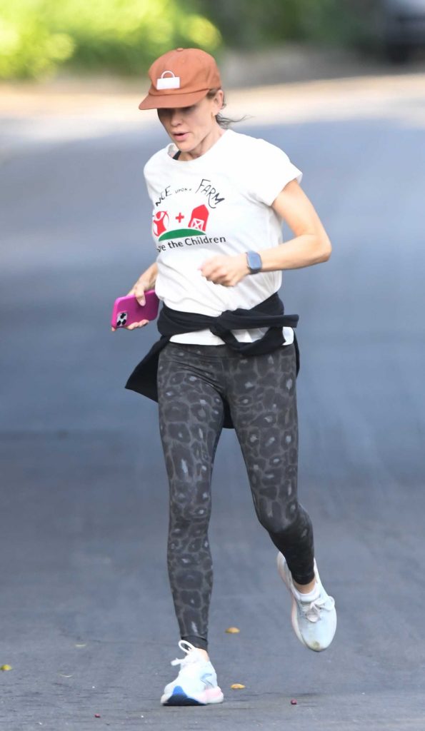 Jennifer Garner in a White Tee