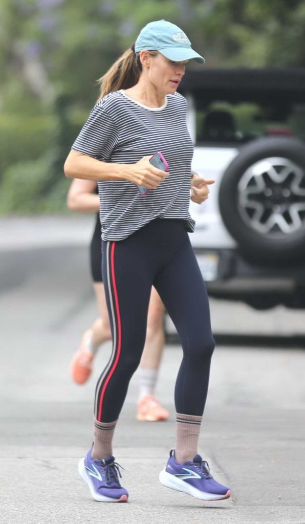 Jennifer Garner in a Striped Tee