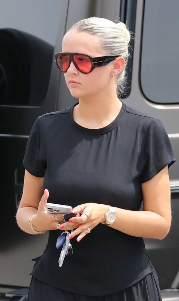 Molly-Mae Hague in a Black Tee
