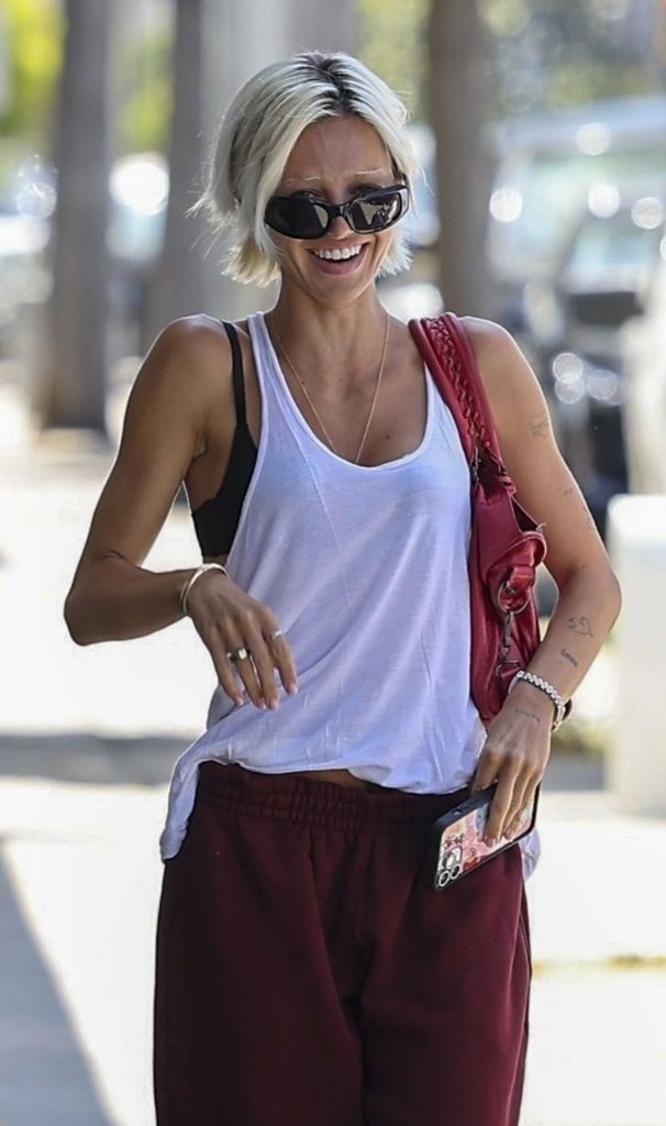Delilah Hamlin in a White Tank Top