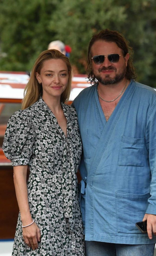 Amanda Seyfried in a Floral Dress