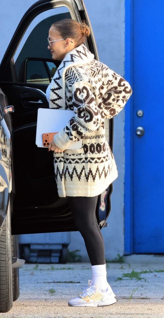 Jennifer Lopez in a White Sneakers