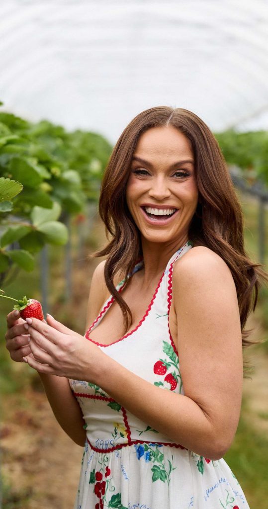 Vicky Pattison in a White Floral Dress