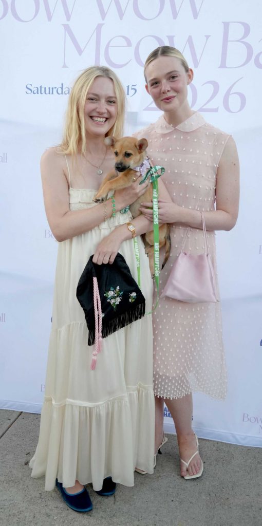 Dakota Fanning and Elle Fanning