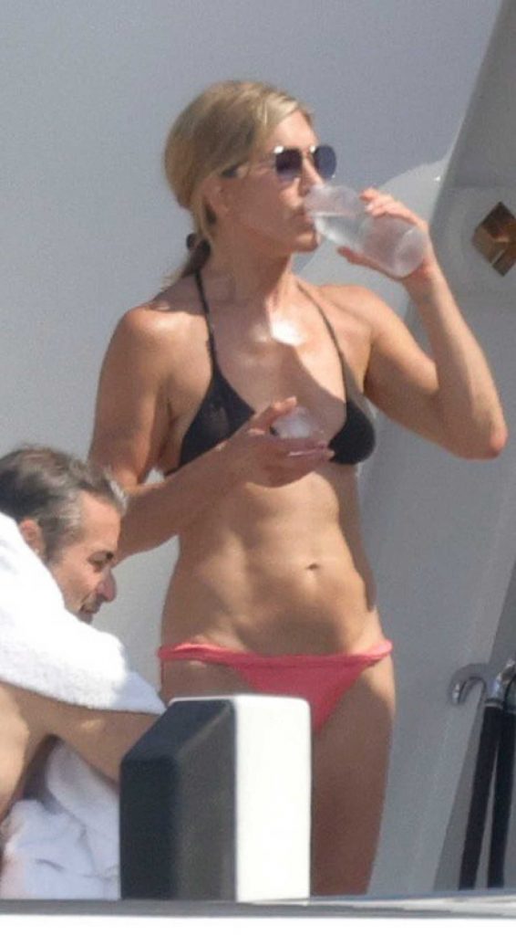Jennifer Aniston in a Bikini