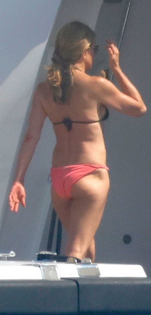 Jennifer Aniston in a Bikini
