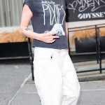Kristen Stewart in a White Pants Was Seen Out in New York City