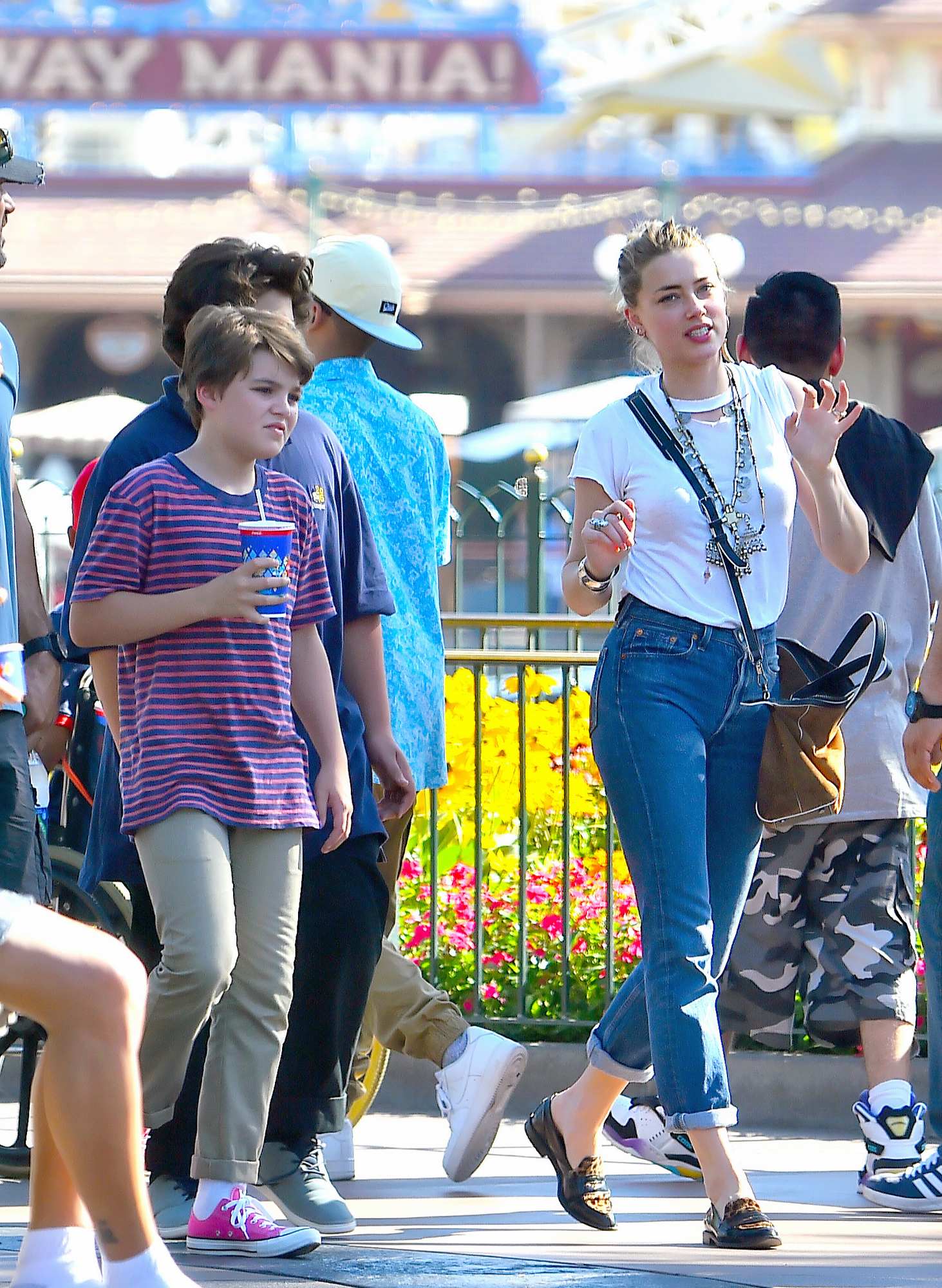 Amber Heard Takes Johnny Depps Son To Disneyland – Celeb Donut