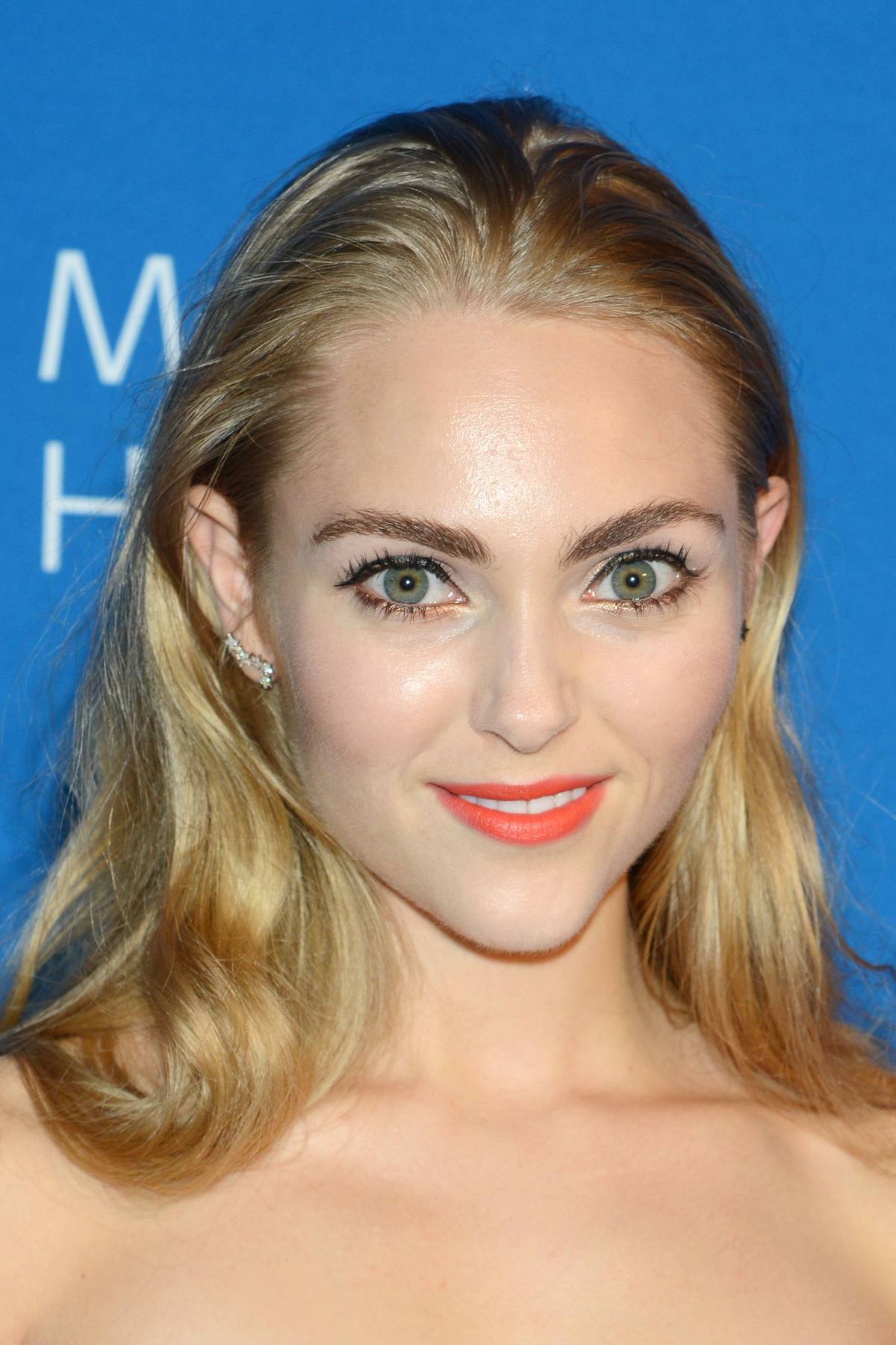 AnnaSophia Robb Looks Lovely at American Museum of Natural History Gala-4