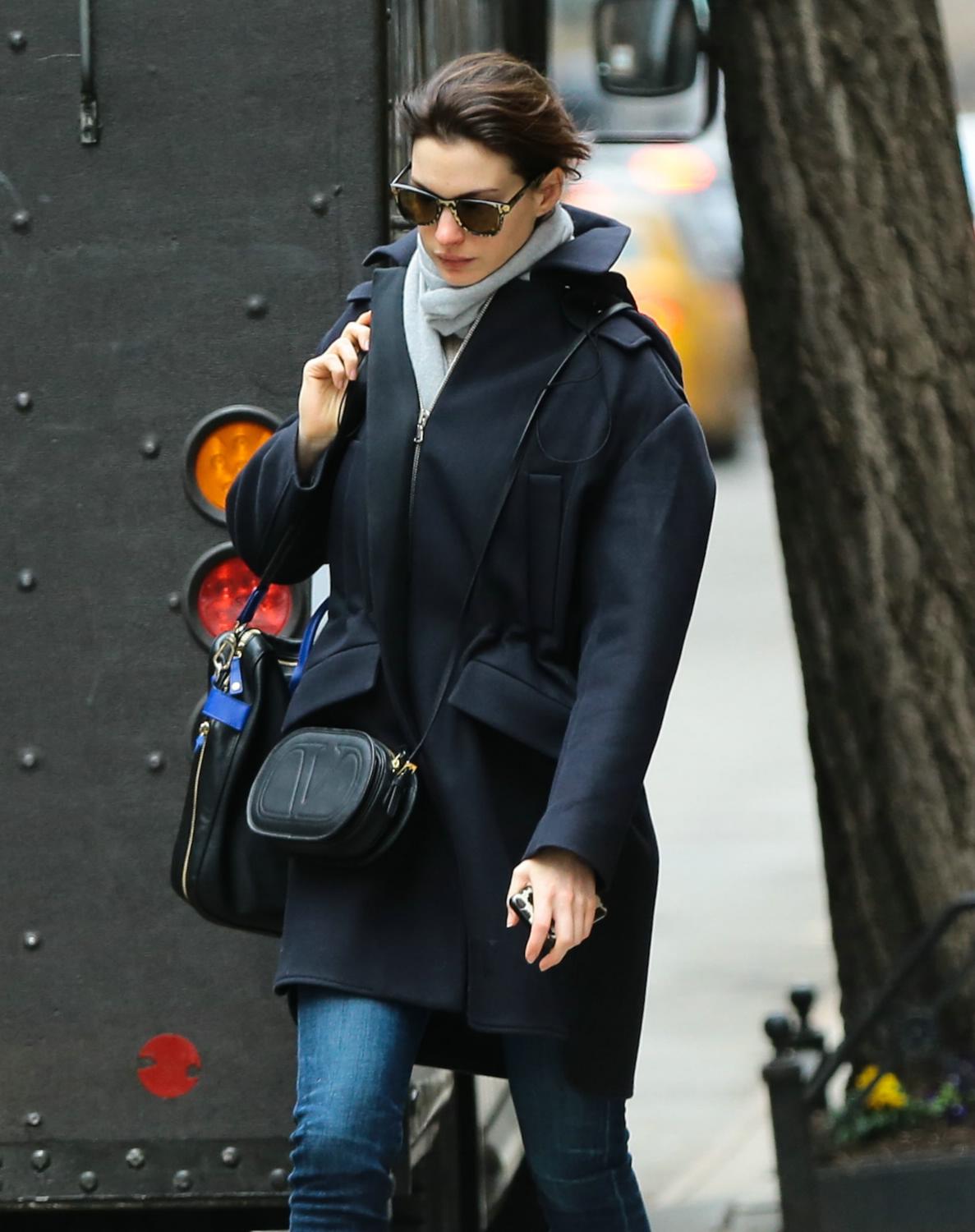 Anne Hathaway Out in NYC – Celeb Donut
