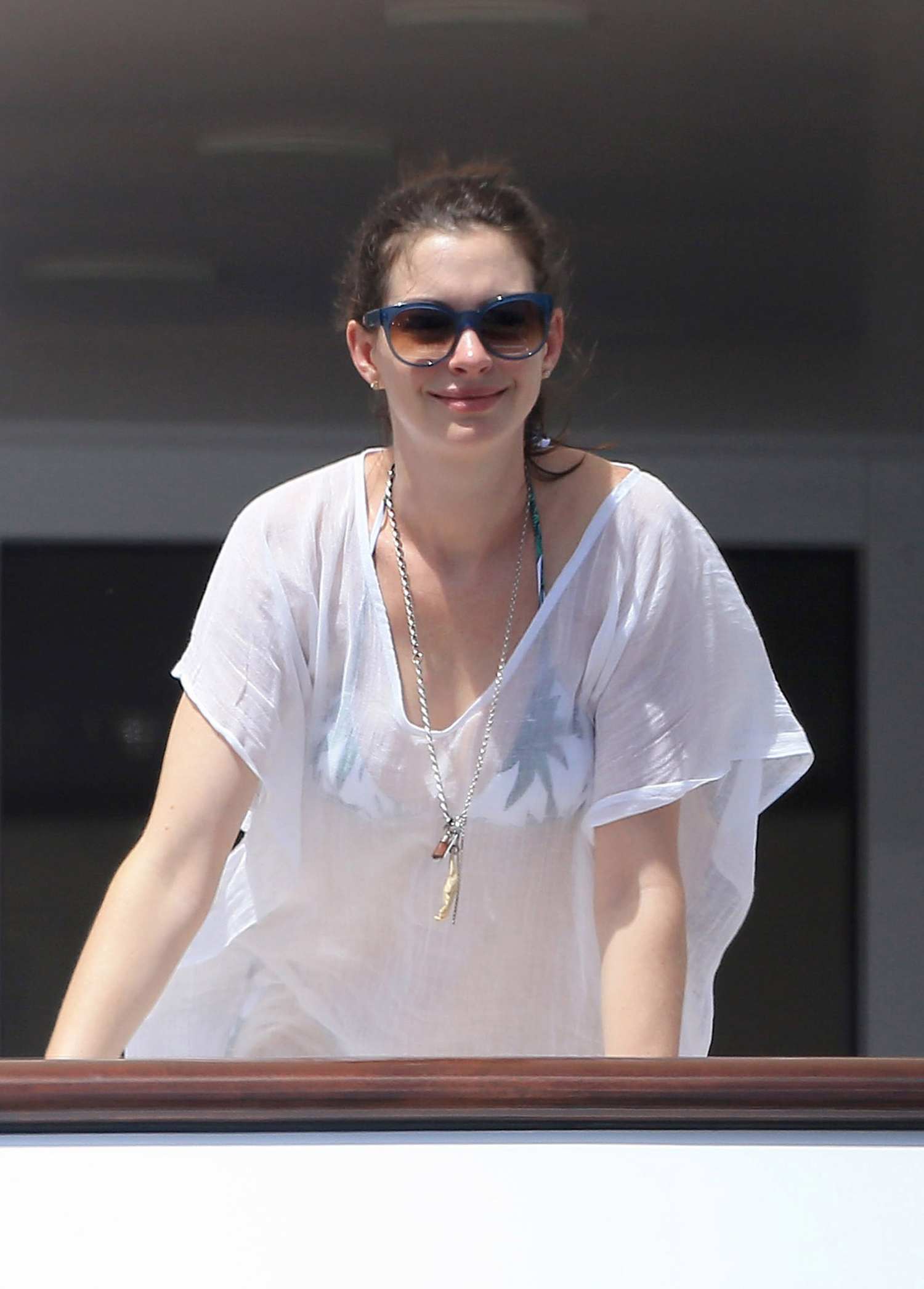 Anne Hathaway Romantic Holiday with Adam Shulman in Ibiza