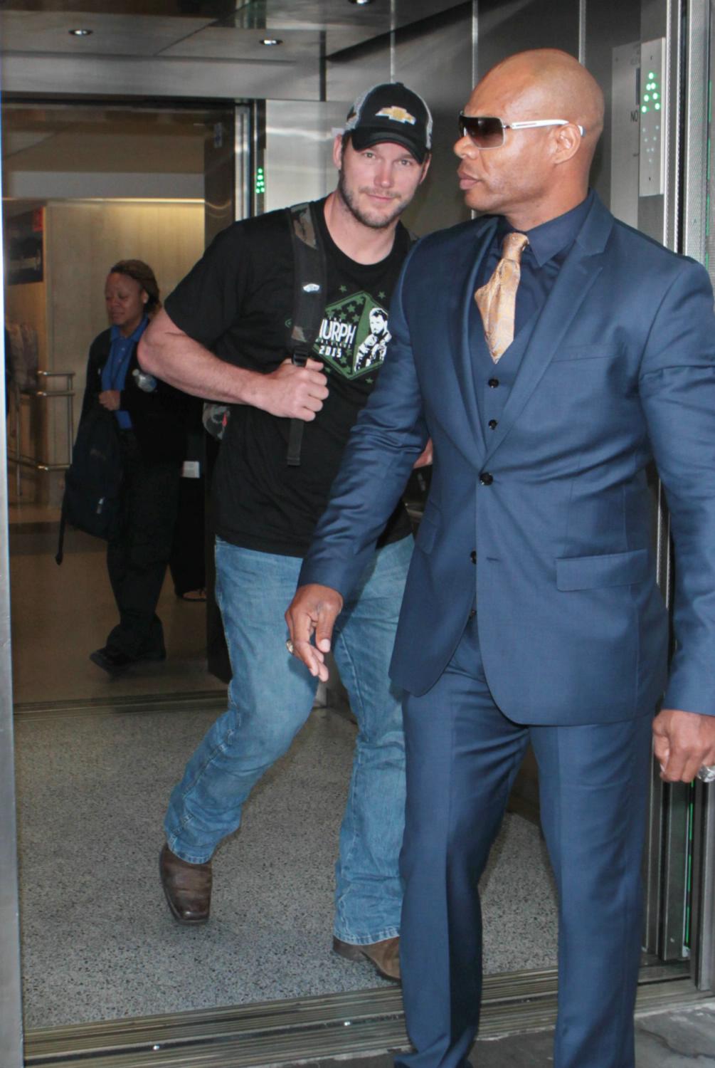 Chris Pratt Arrives at LAX Airport-2