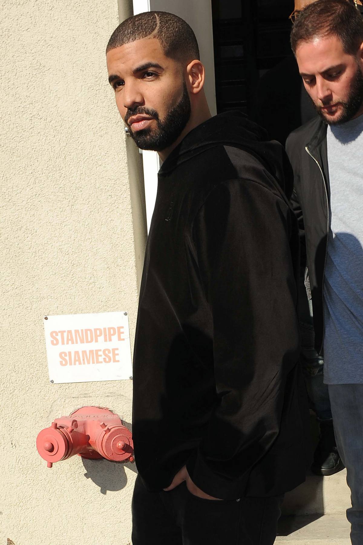 Drake Spotted at Serena Williams Signature Collection Event – Celeb Donut