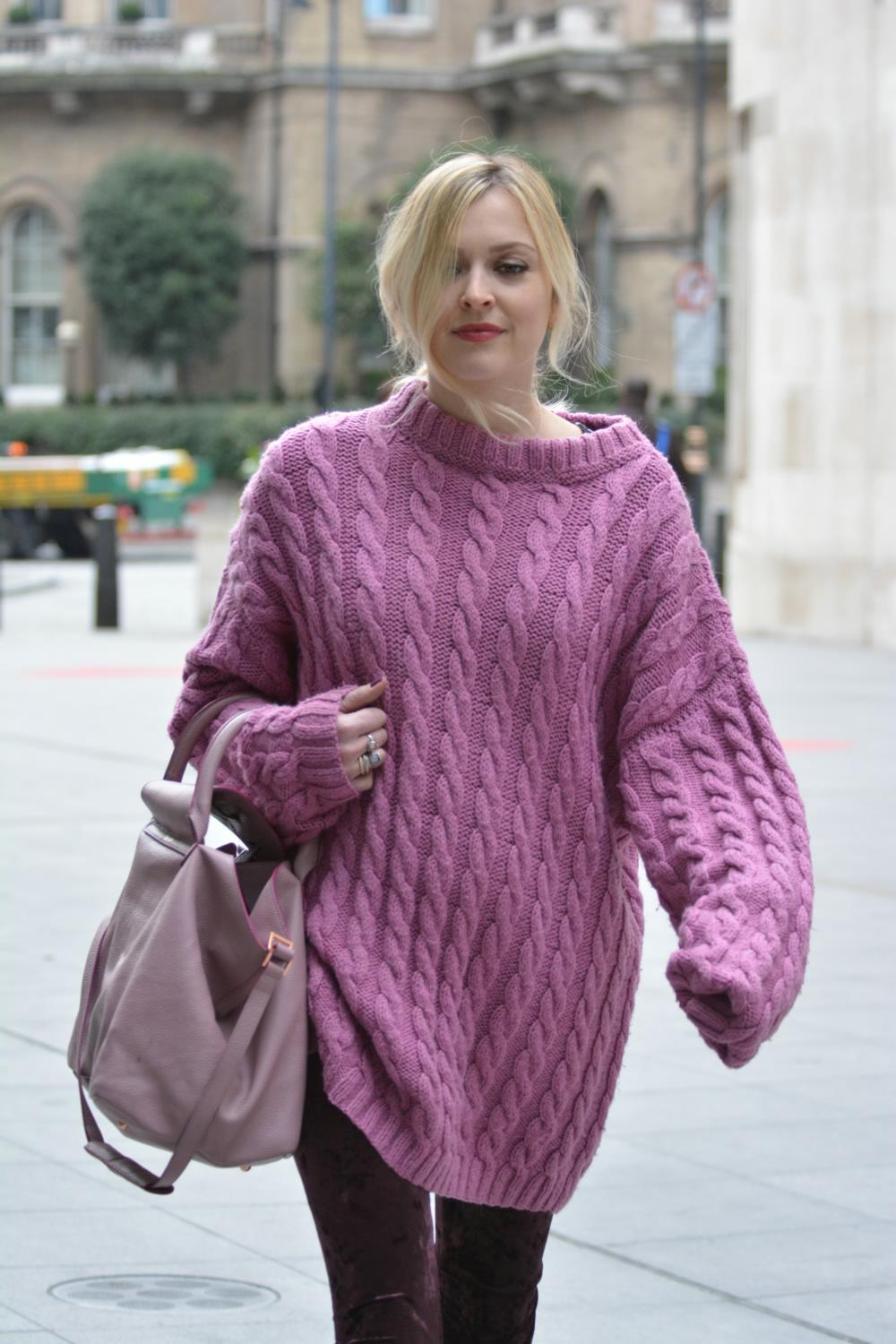 Fearne Cotton Wears Baggy Pink Jumper for work
