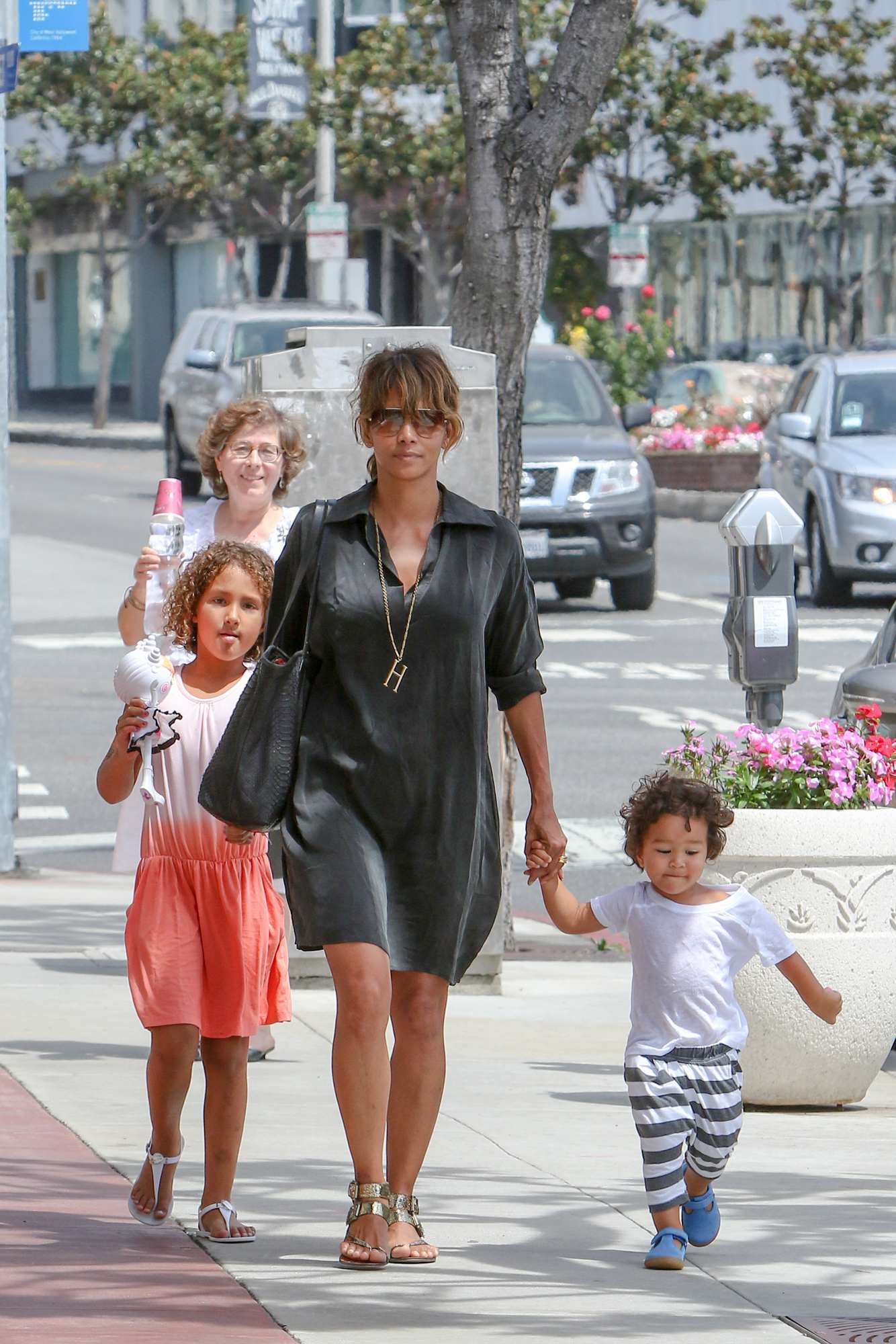 Halle Berry with Nahla and Maceo Family Day in LA – Celeb Donut