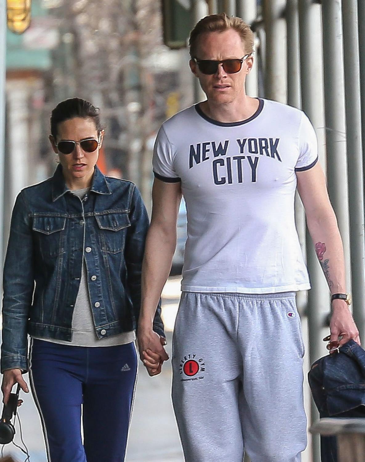 Jennifer Connelly and Paul Bettany Smile on Bike Ride in N.Y.C.: Photo