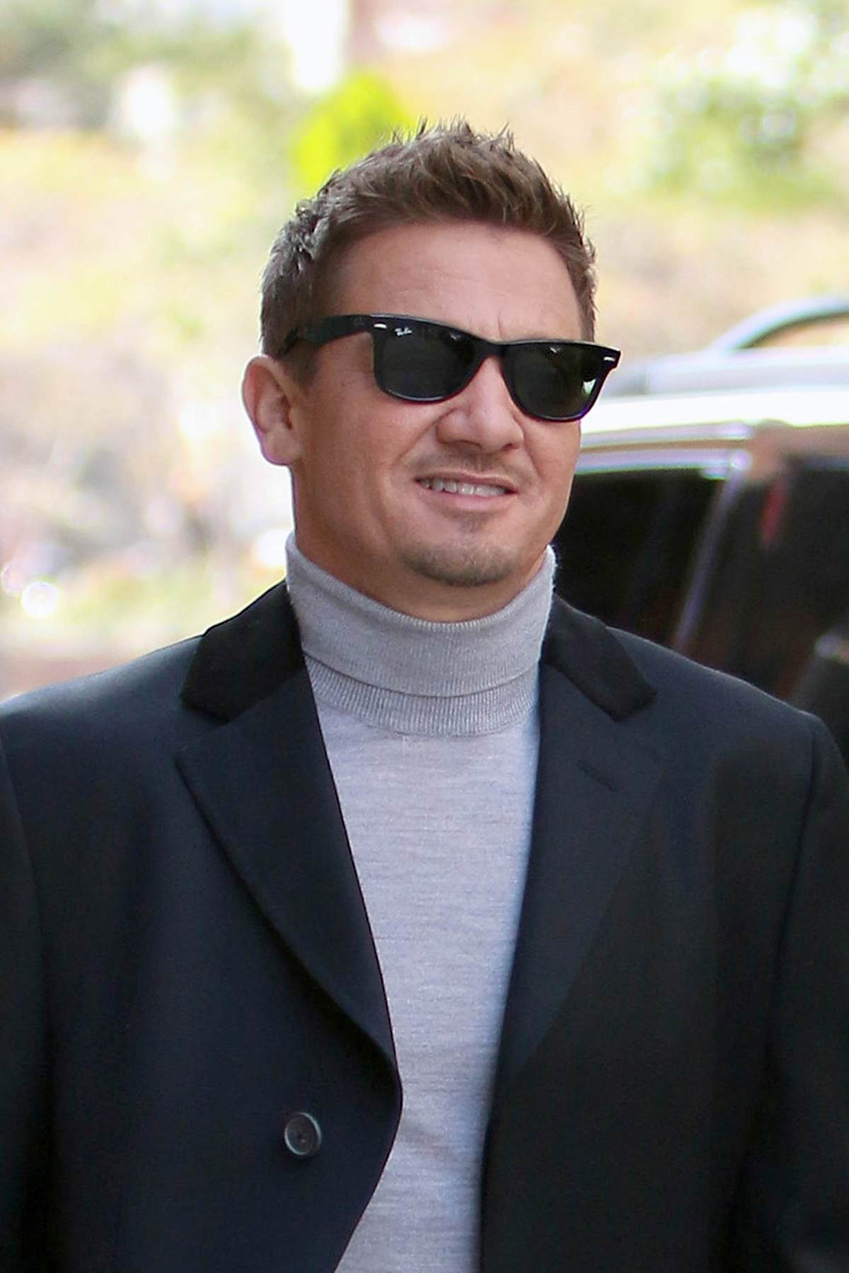 Jeremy Renner Leaving Greenwich Hotel – Celeb Donut