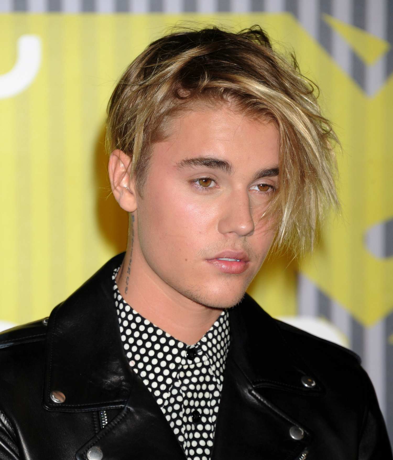 Justin Bieber attendse MTV Video Music Awards – Celeb Donut