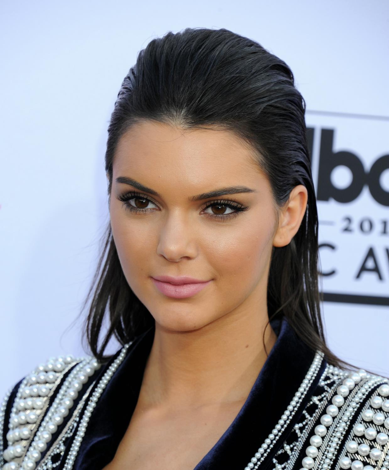 Kendall Jenner arrives ate Billboard Music Awards – Celeb Donut