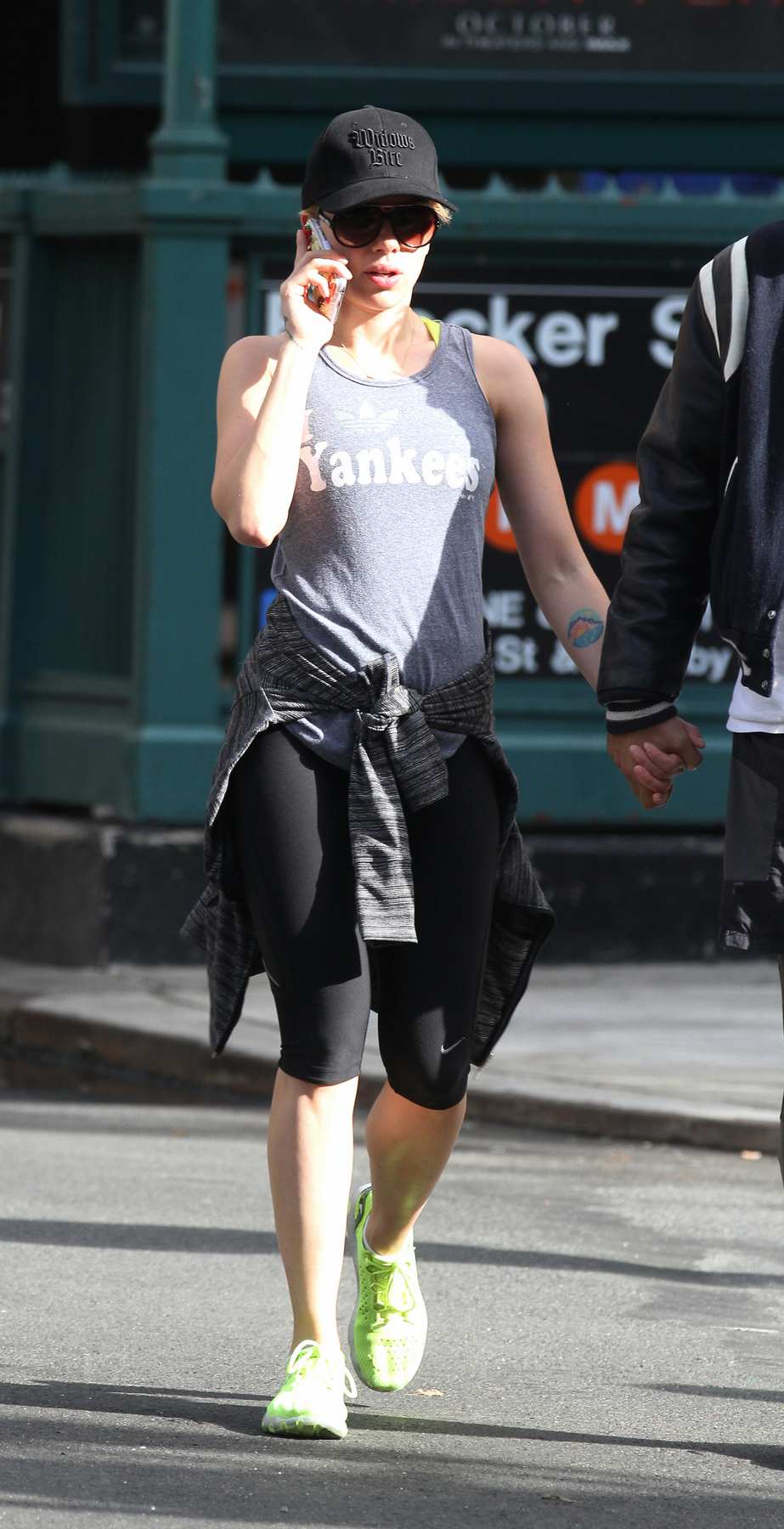 Scarlett Johansson and Romain Dauriac Head To Gym in SoHo