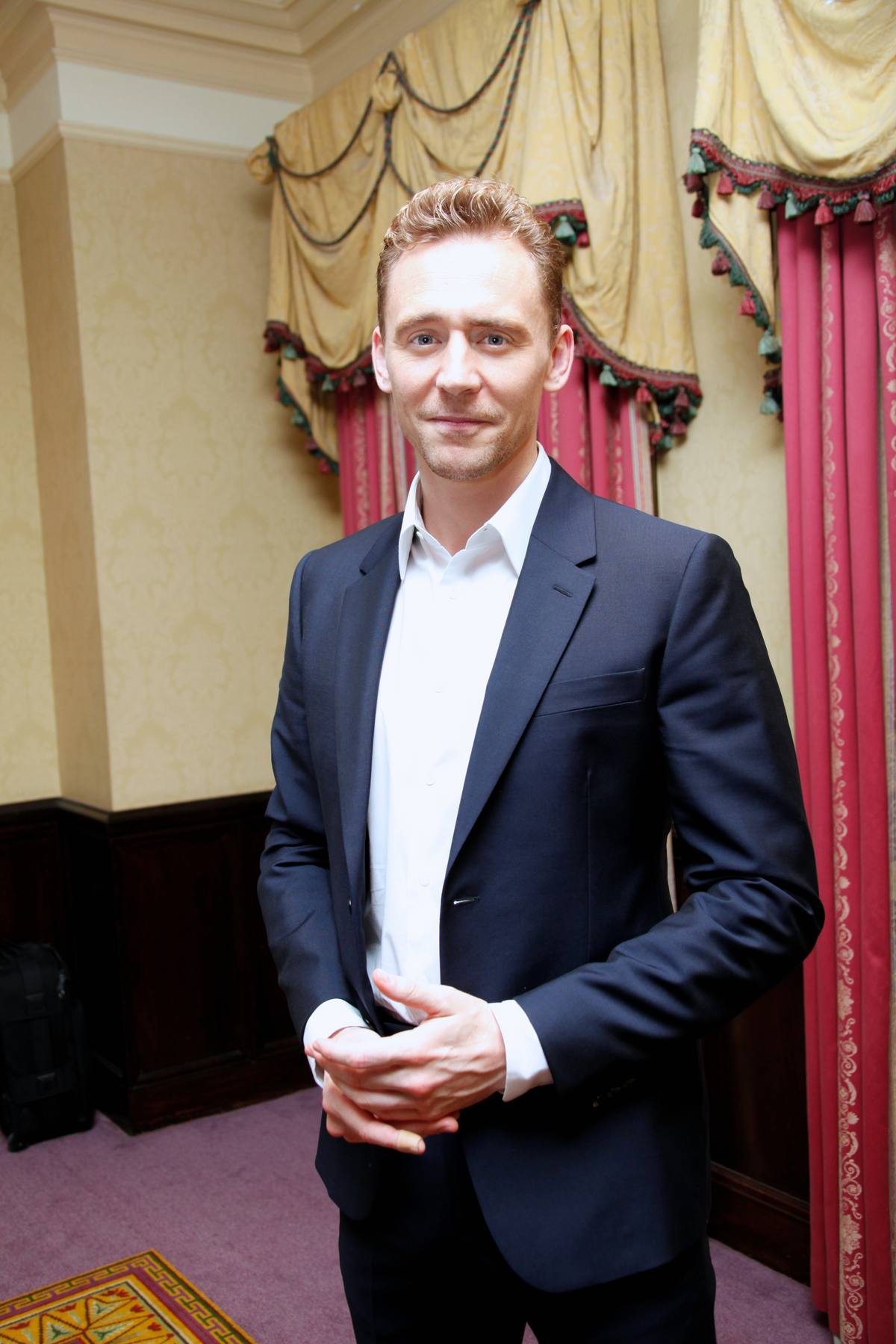 Tom Hiddleston Looks Handsome at I Saw The Light Photocall-1