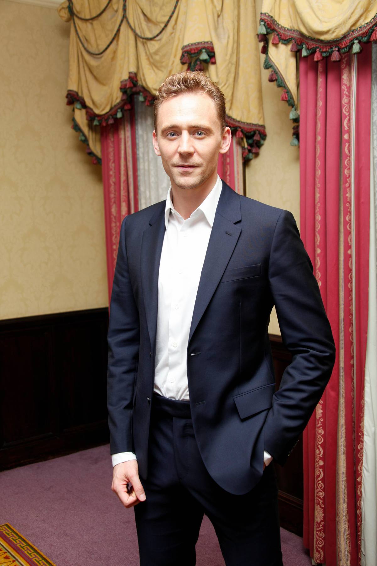 Tom Hiddleston Looks Handsome at I Saw The Light Photocall-4