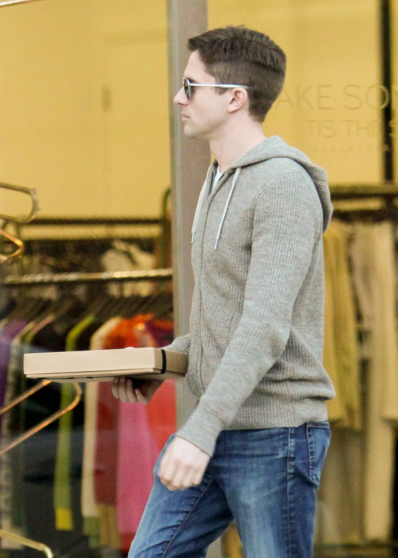 Topher Grace Picks Small Gift at James Perse