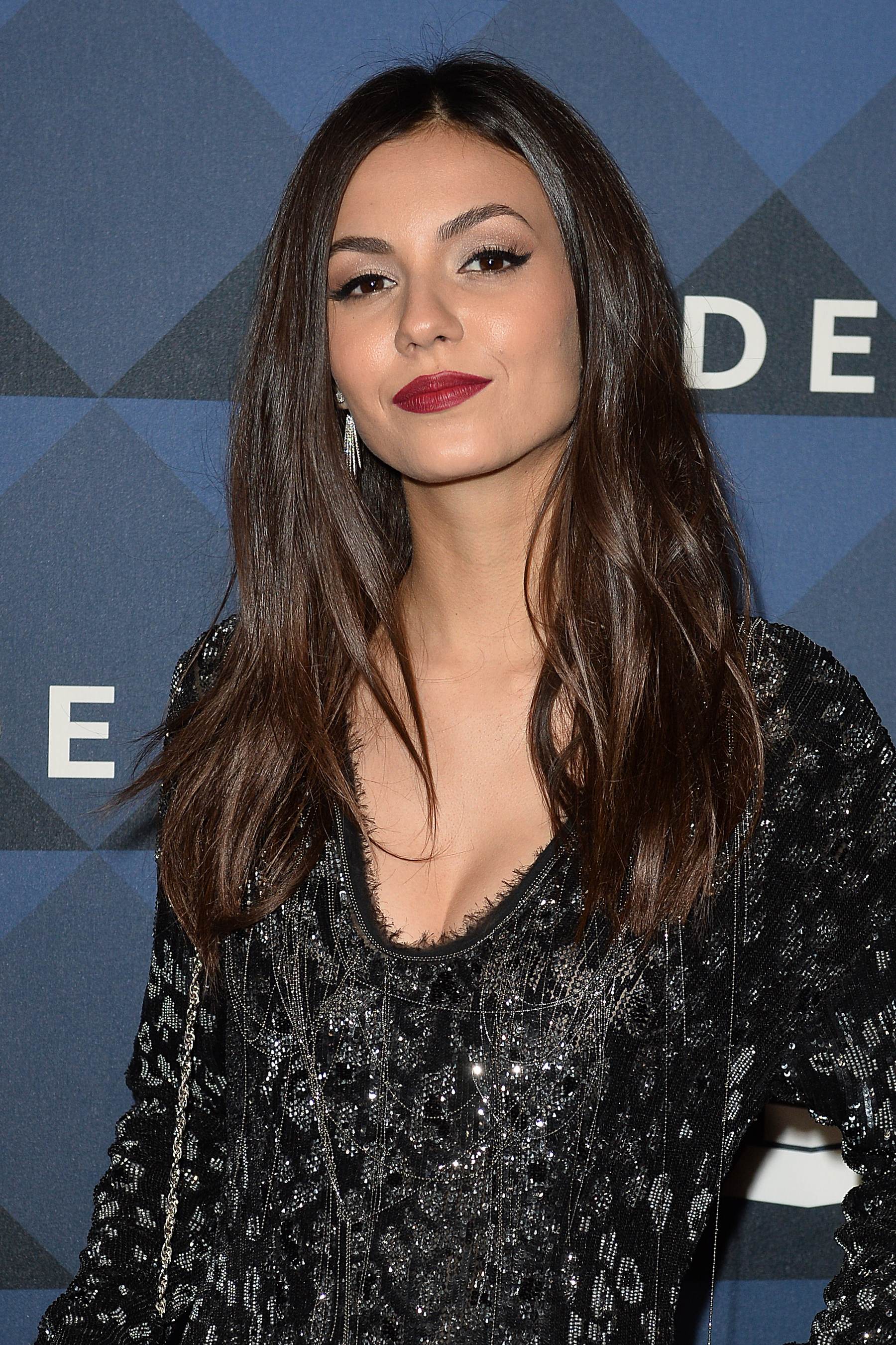 Victoria Justice at Delta Airlines Grammy Weekend Party – Celeb Donut